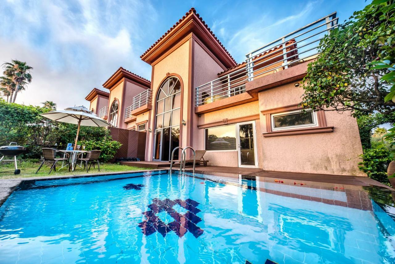 Palm Valley Resort Seogwipo Exterior photo