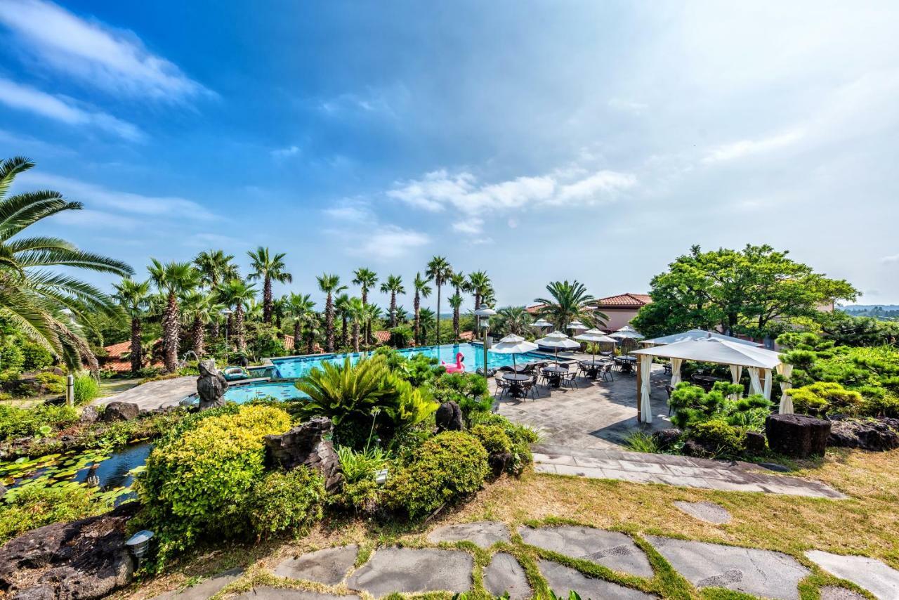 Palm Valley Resort Seogwipo Exterior photo